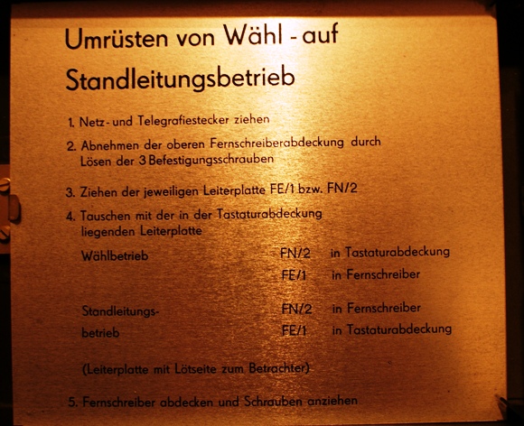 RFT_F1100_Tastaturabdeckung_innen_rechts